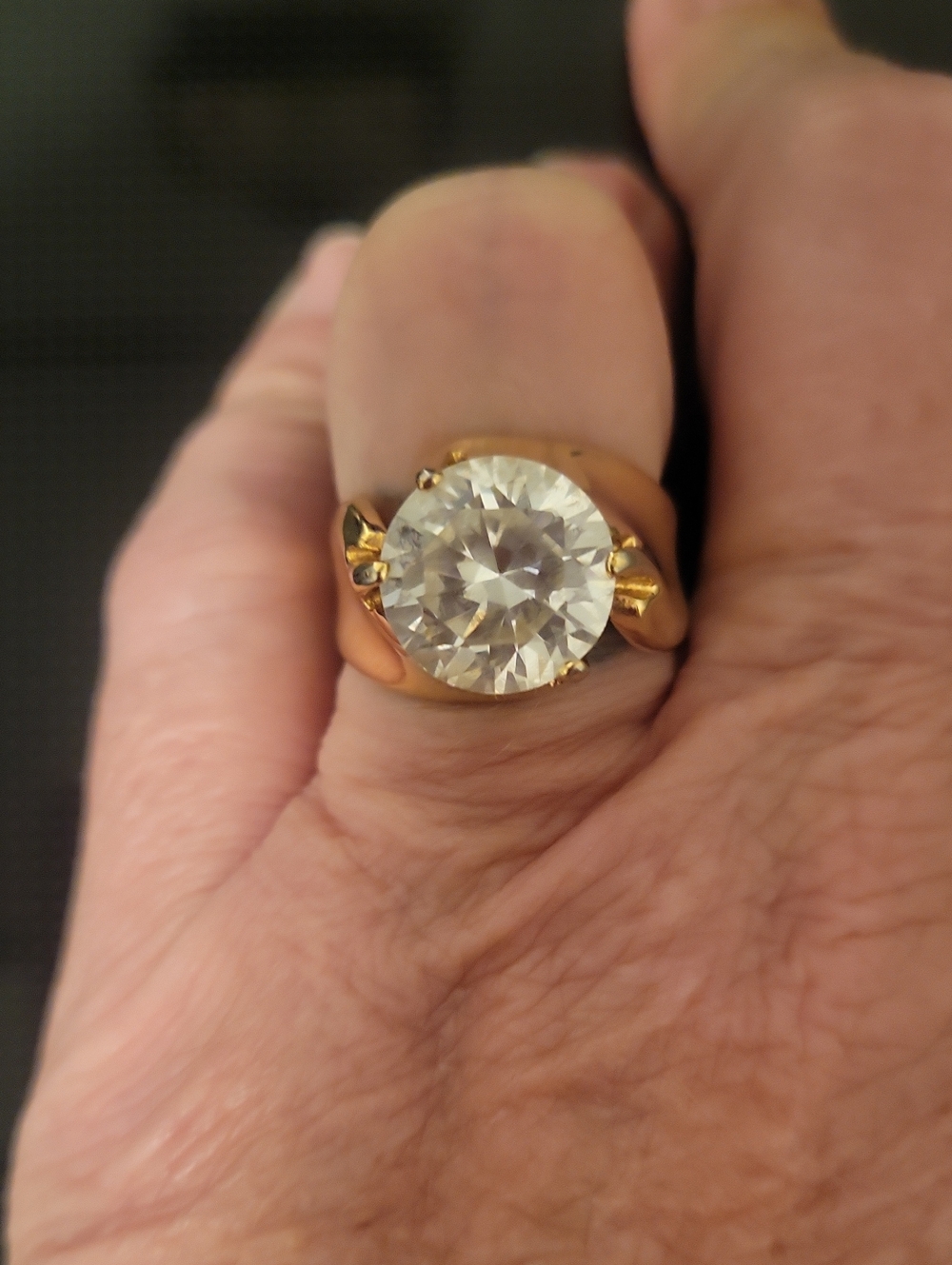 Vtg. 18k GE A( American Ring Company) Gold W/LG Brilliant Cut CZ Cocktail Ring